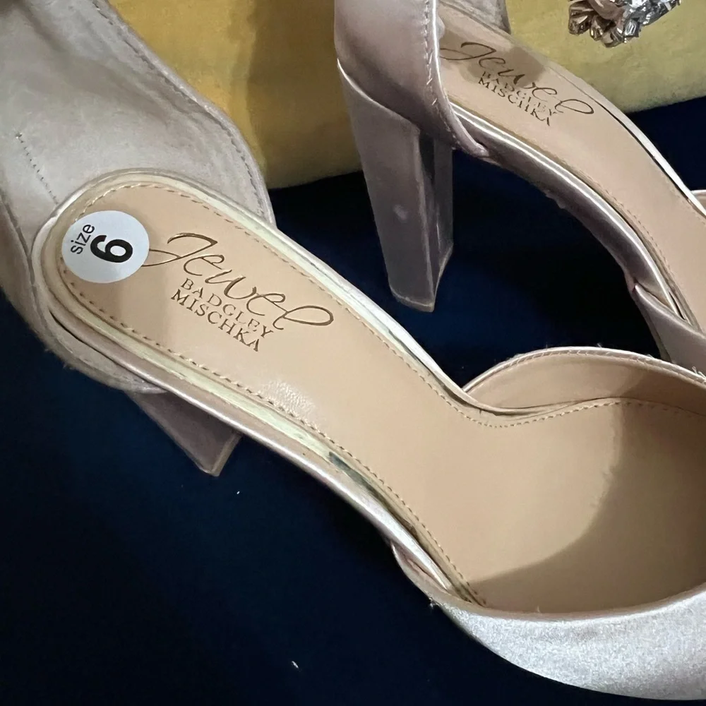 Jewel Badgley Mischka  Women’s Ollie High Satin Wedding Heels- Size 6